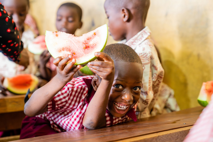 Bridging the Gap: How Food Banks Can Help School Meal Programs Serve More Fresh, Safe, and Sustainable Food